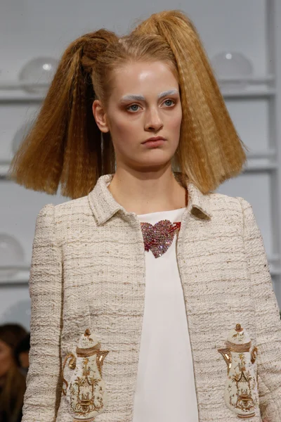 Look 18